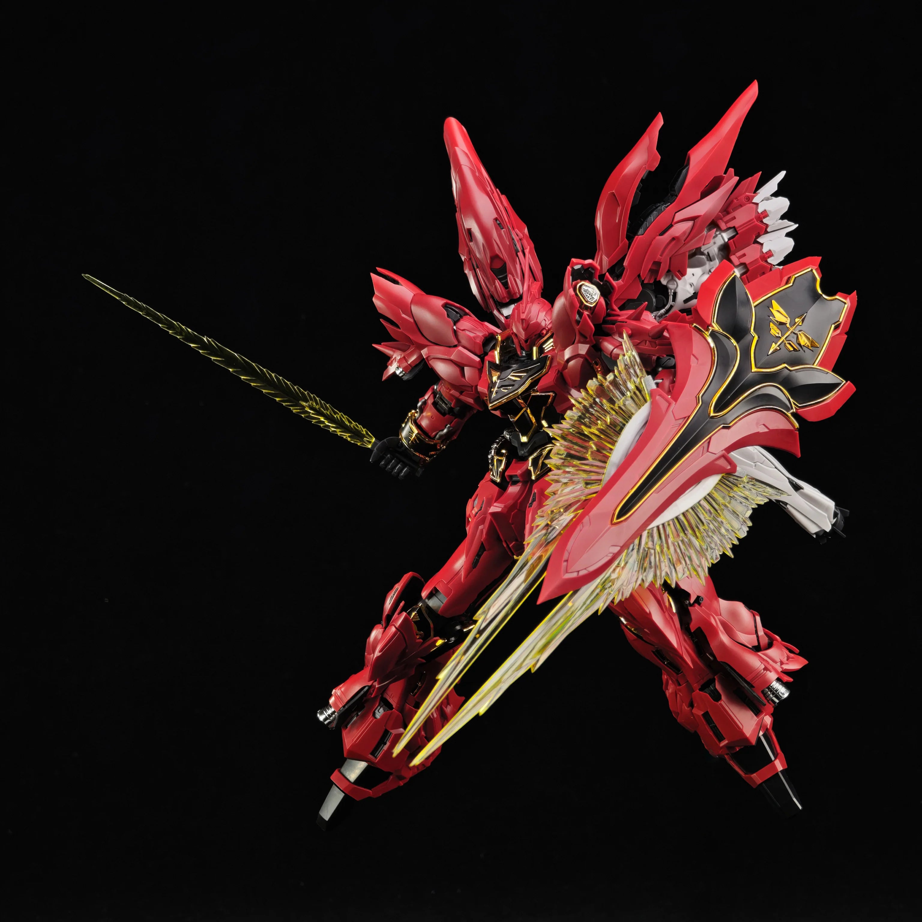 PRE-ORDER Comet Technology 1/100 MSN-06S The Red Comet Model Kit
