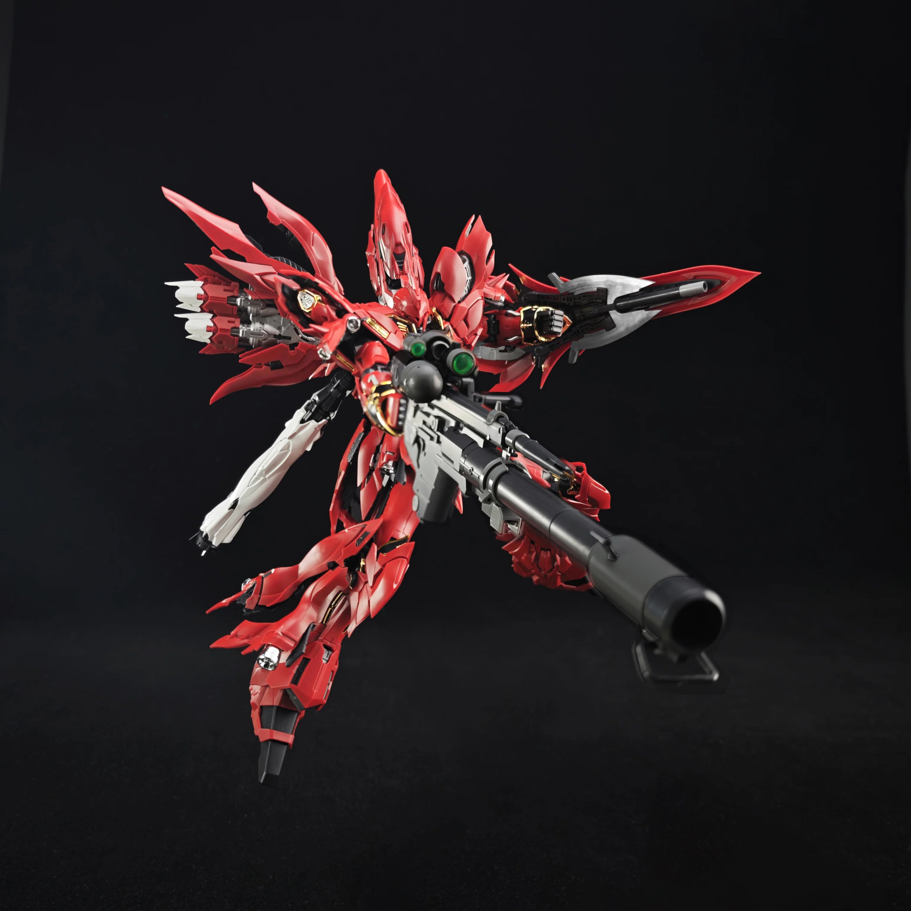 PRE-ORDER Comet Technology 1/100 MSN-06S The Red Comet Model Kit